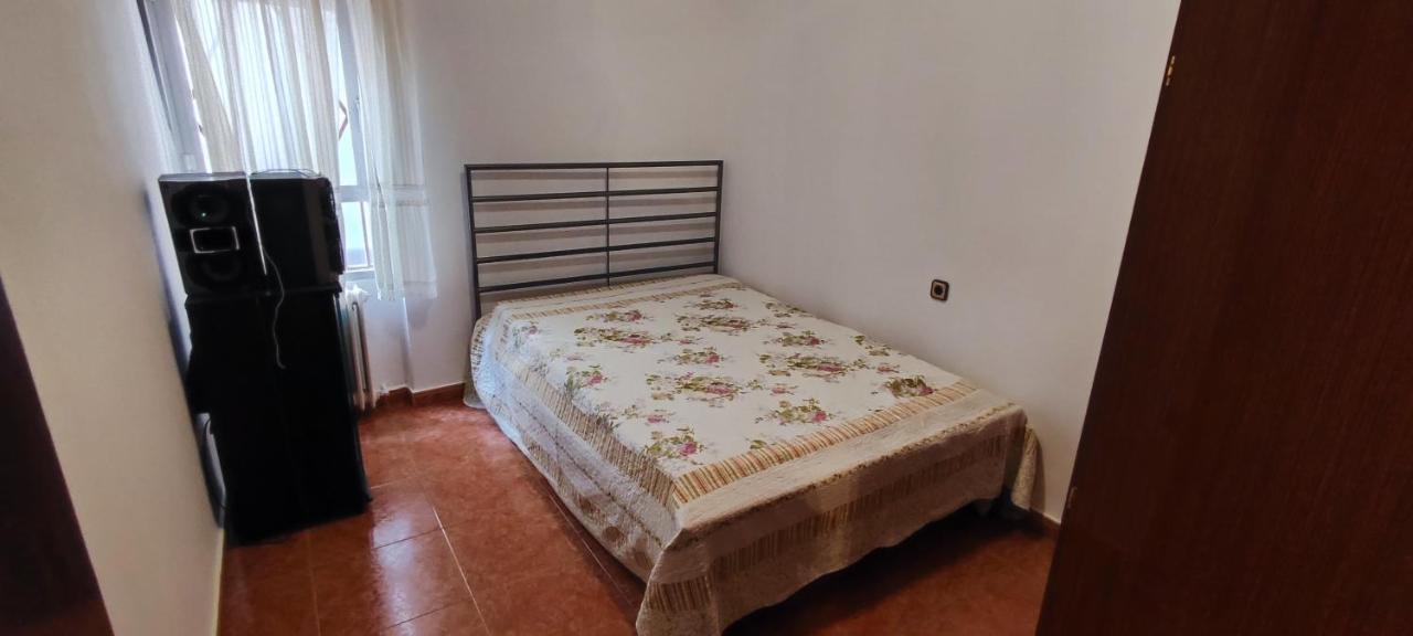 Apartment Piso Centrico 3 Con 2 Banos Cerca De La Feria *